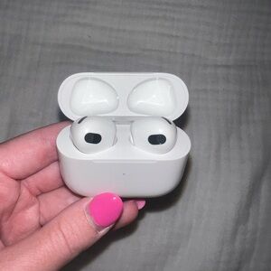 Apple AirPods (3rd Generation)